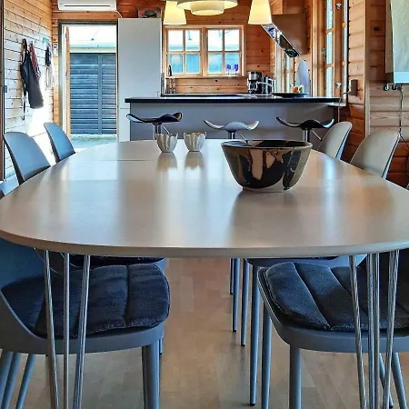 Three-bedroom Holiday In 41