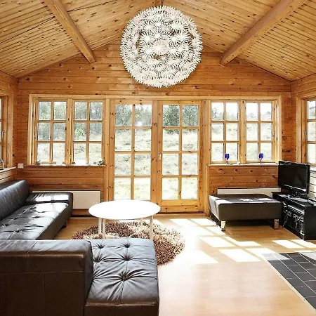 Three-bedroom Holiday In 41