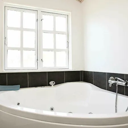 Σπίτι διακοπών Three-bedroom Holiday In 41 Ålbæk