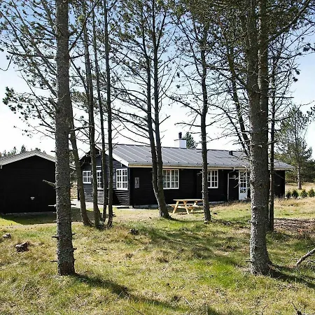 Three-bedroom Holiday In 41 * Ålbæk
