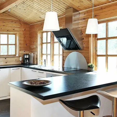 Three-bedroom Holiday In 41 Ålbæk